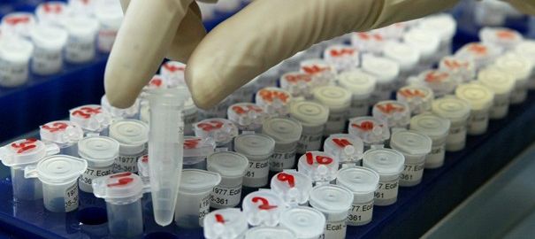 Prélèvement ADN biologie police scientifique