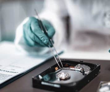 Quel est le salaire d’un technicien de police scientifique ? Analyse de preuves