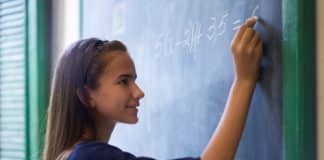 Quelles spécialités au lycée pour police scientifique ?